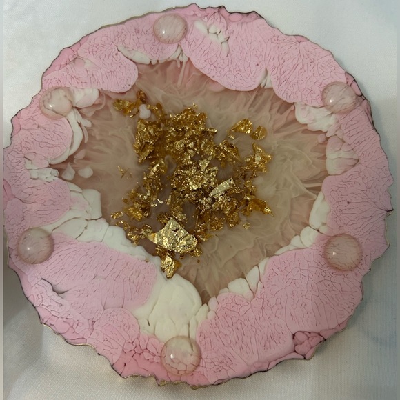 Set of 4 - Light pink and gold resin coasters - Picture 4 of 4